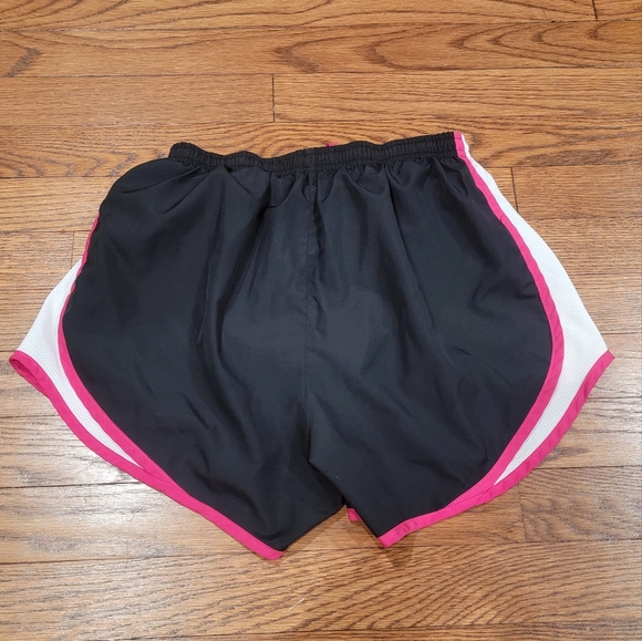 Nike Women Dri-Fit Short w/built in brief quick dri Size S - Picture 2 of 10